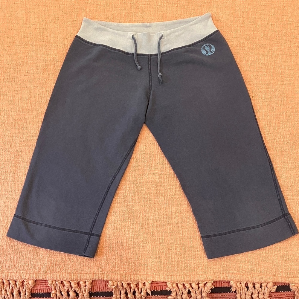 Small lululemon athletica vintage wm's Bermudas